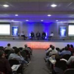 om o crescente aumento dos casos positivos para coronavírus (Covid-19) e sabendo que eventos são uma forma potencial de proliferação do vírus, o Pecege (Programa de Educação Continuada em Economia e Gestão de Empresas) da Esalq/USP, decidiu adiar o evento Expedição Custos Cana, que aconteceria presencialmente no dia 26 de março em Piracicaba, SP, para o dia 08 de outubro de 2020.