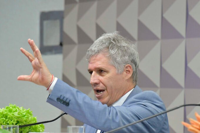 ministro Paulo Teixeira