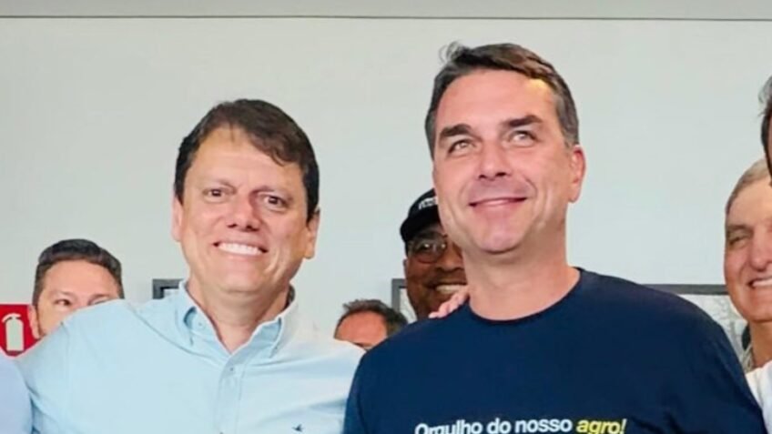 Na Agrishow, Flávio Bolsonaro diz que agro é tratado pelo governo “como lixo”